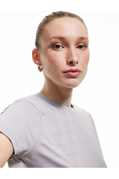 Koton Αθλητικό μπλουζάκι με λαιμόκοψη με κοντό μανίκι με λεπτομέρεια ραφής