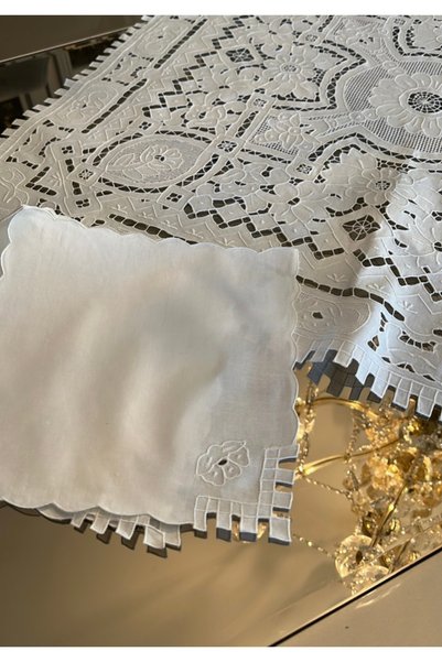 Tiniminatelier White Business Tablecloth and Napkin