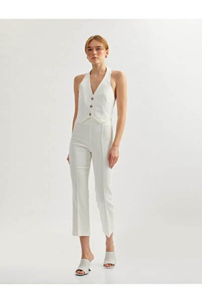 Koton Gerippte Hose mit ausgestelltem Bein und schmaler Passform in Standard-...