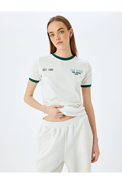 Koton تي شيرت بأكمام قصيرة ورقبة دائرية ومطبوع من الخلف