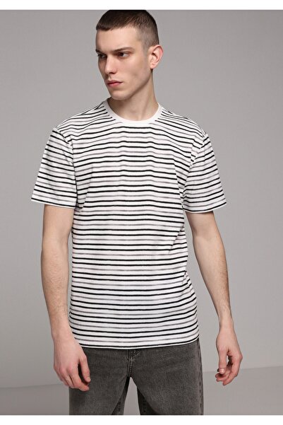 Colin's تي شيرت رجالي مخطط برقبة دائرية وأكمام قصيرة باللون الرمادي