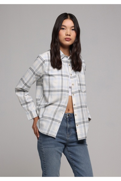 Colin's قميص نسائي أبيض بأكمام طويلة ورقبة قميص منقوشة بشكل منتظم