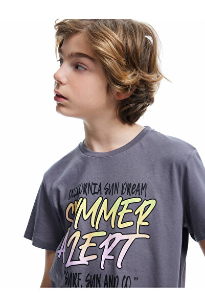 Koton تي شيرت قطني بأكمام قصيرة وياقة دائرية وطبعة شعار