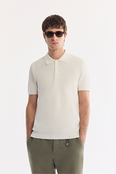 Avva Ανδρικό πλεκτό μπλουζάκι εκρού με λαιμόκοψη πόλο Με υφή A61Y5046