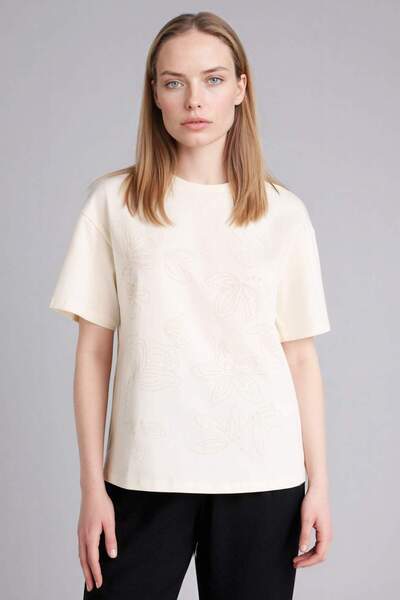 DeFacto Kadın T-shirt G9263AX/ER105 ECRU