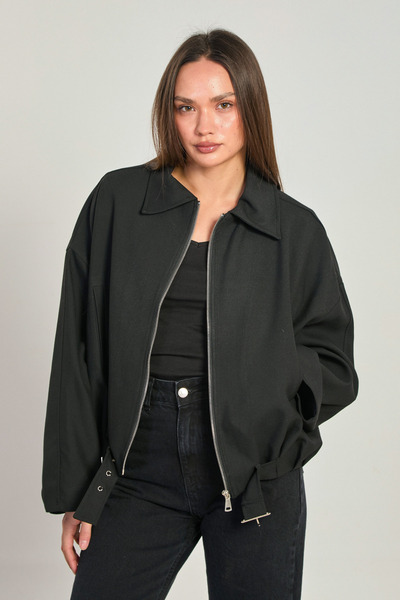 BARRELS AND OIL سترة نسائية كبيرة الحجم بحزام عند الحافة وسحاب أمامي - أسود