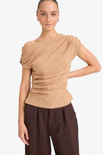 DeFacto Prilagođena osnovna jednobojna crna bluza na jedno rame F8993AX25SM