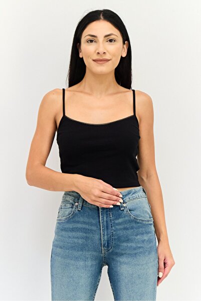 Forever 21 Women Scoop Neck Sleeveless Solid Crop Top, Black