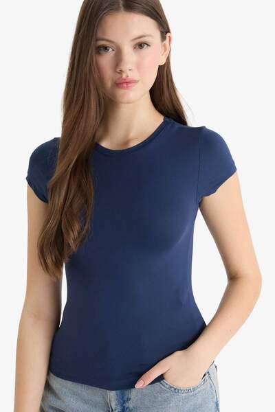 DeFacto Fıtted Bisiklet Yaka Kısa Kollu Tişört F3833AX25SM