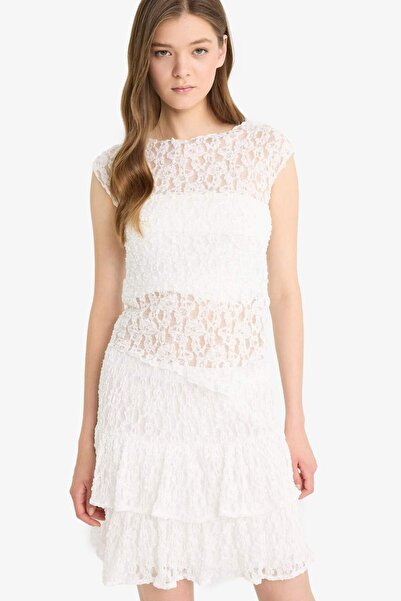 DeFacto Uska bluza sa okruglim izrezom i kratkim rukavima od čipke F5197AX25HS