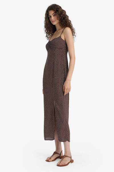 DeFacto فستان Bodycon ذو ياقة على شكل قلب منقط بحزام مغربي متوسط ​​الطول C0960AX25SM