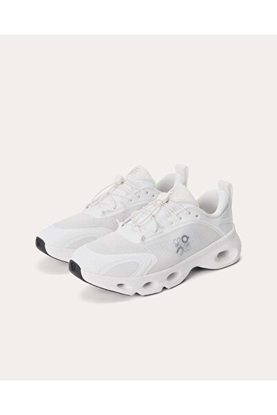 on Clouds حذاء رياضي أبيض للجنسين من لويفي × كلاودسولو
