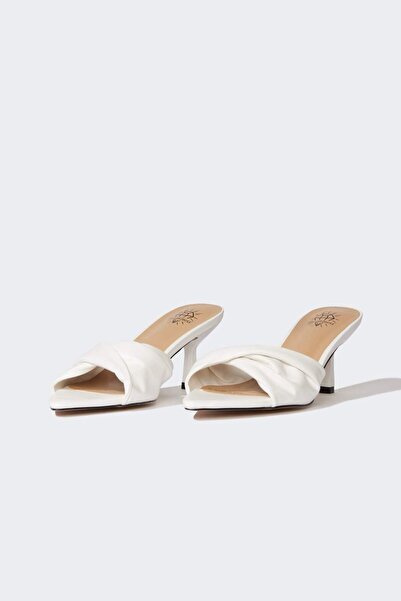 DeFacto Kadın Yüksek Taban Suni Deri Topuklu Terlik E2508AX25SM