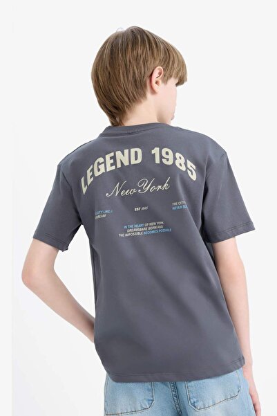 DeFacto تي شيرت للأولاد برقبة دائرية وأكمام قصيرة مطبوع من الخلف E2840A825SM