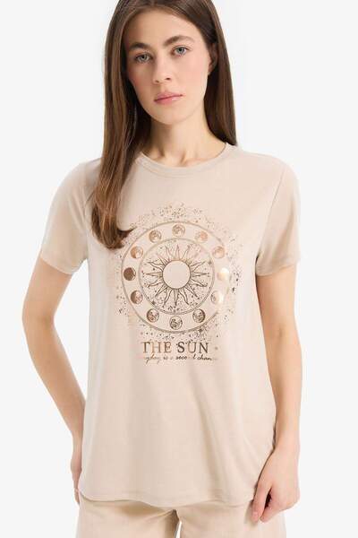 DeFacto Regular Fit Bisiklet Yaka Astral Baskılı Kısa Kollu Tişört E5146AX25SM