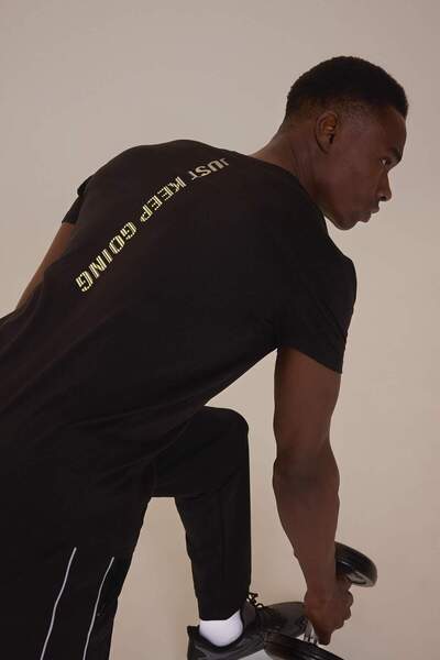 DeFacto Tricou cu mânecă scurtă pentru sportivi, cu imprimeu pe spate, cu cro...