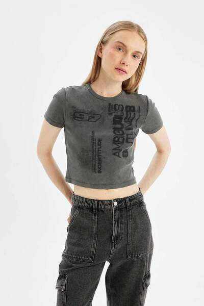 DeFacto Μπλουζάκι με ριμπ καμιζόλα με στάμπα Crew Neck - Κοντό μανίκι D4385AX...