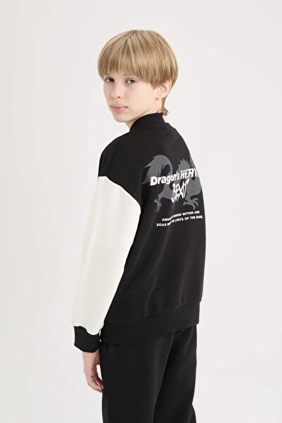 DeFacto Jachetă bomber cu imprimeu pe spate și guler tip colegiu pentru băieț...