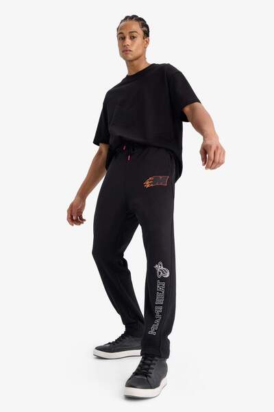 DeFacto NBA Miami Heat dicke Jogger-Jogginghose, Standard-Passform, mit Tasch...