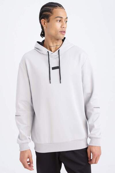 DeFacto سترة رياضية عادية ذات مقاس قياسي بغطاء رأس D3736AX24WN