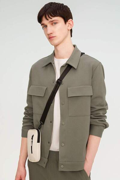 DeFacto Polokragen-Hemdjacke mit Druckknopfverschluss und Taschen Z5178AZ24SP