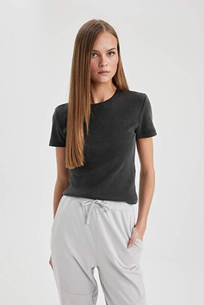 DeFacto Fitted Crew Neck Short Sleeve Washed Faded Effect T-Shirt C3082Ax24Sm