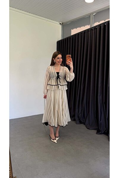 elif teke كريم تنورة سييل بلاك سترييب بقطع قماش مخيطة معاً إم إس