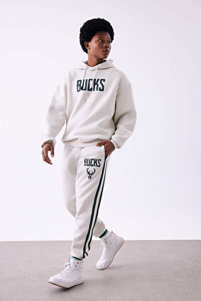 DeFacto DeFactoFit NBA Milwaukee Bucks Standart Fit Jogger Eşofman Altı Z6055...