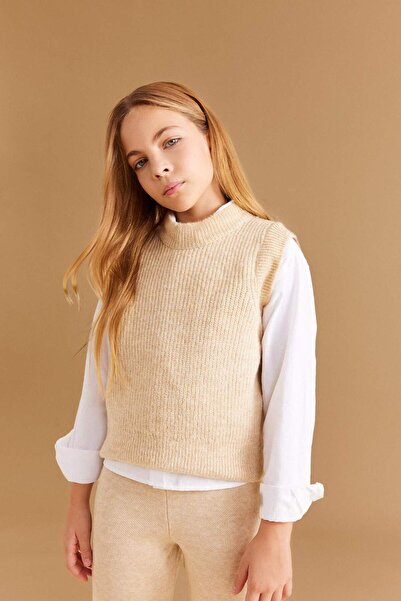 DeFacto Regular Fit Bisiklet Yaka Bej Kız Çocuk Süveter A2894A8/BG588