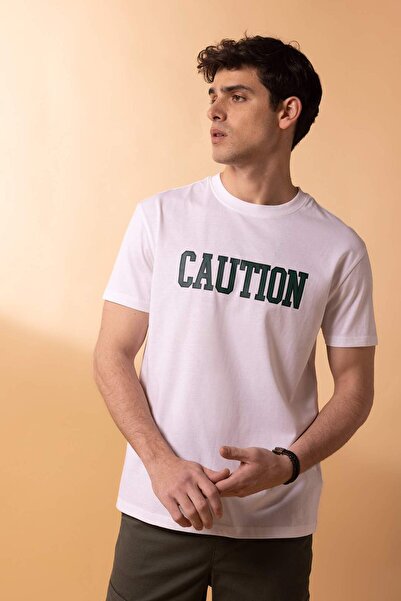 DeFacto تي شيرت بأكمام قصيرة مطبوع برقبة دائرية وقصة عادية من القطن بنسبة 100...