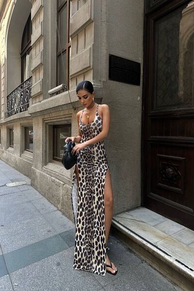 Genel Markalar Askılı  Çift Yırtmaçlı Leopar Desen Uzun Elbise