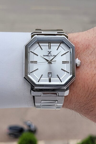 Daniel Klein Men's Wristwatch in Metallic Color