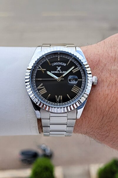 Daniel Klein Black Dial, Metallic Color Strap, 2 Year Warranty, 42.5 Mm, 5 At...