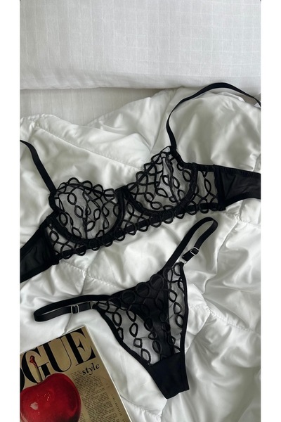 İNKO İÇ GİYİM Μαύρο Με μπανέλα Χωρίς cups Με λεπτομέρεια από τούλι Σετ Σουτιέ...