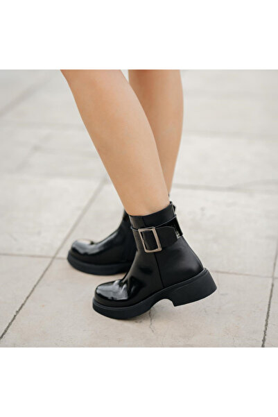 Platin Black Patent Leather Buckle Zippered Boots