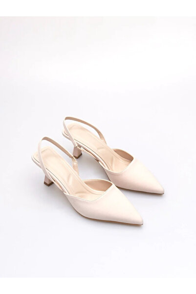 Hacıoğlu Ayakkabı حذاء نسائي بكعب منخفض مفتوح من الخلف من مادة Serrace،