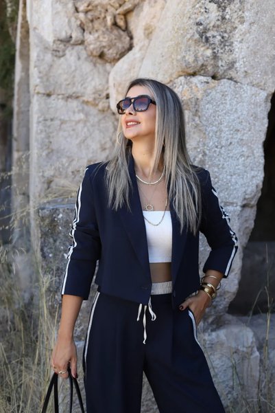 bytugcekaya Lacivert Yazı Şeritli Tek Düğmeli Crop Blazer