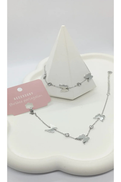 ndjewelry سوار فراشة بتفاصيل حجر فضي اللون