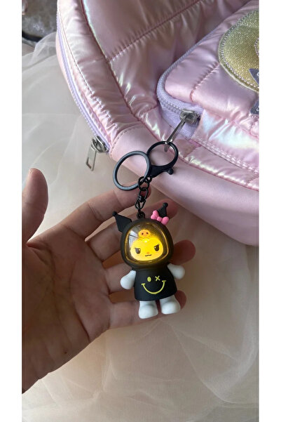 Doğaltaş Masalları سلسلة مفاتيح كورومي مضاءة باللون الأسود