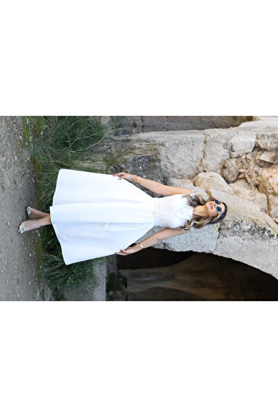 bytugcekaya Rochie albă evazată cu gât cu șarmuire și curea