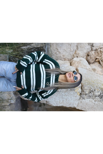 bytugcekaya Pulover verde cu dungi mărime standard guler rotund