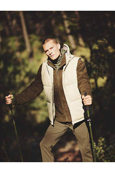 Koton Λούτρινο αθλητικό μπουφάν με όρθιο γιακά με φερμουάρ και λεπτομέρεια απ...