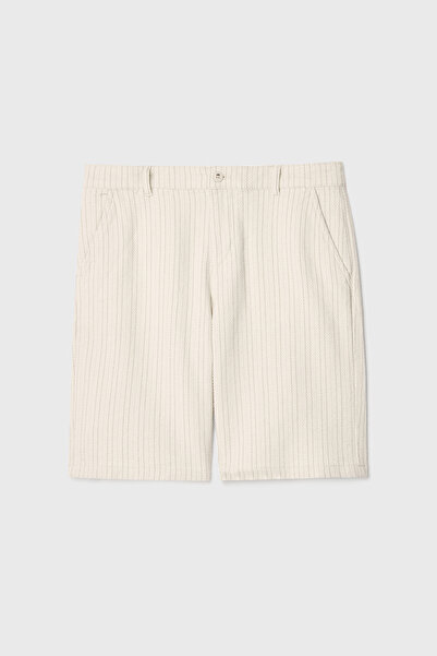 Mudo شورت تشينو مخطط بقصة مستقيمة