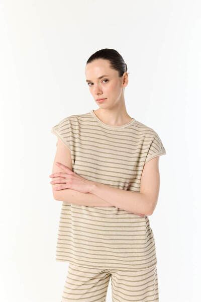 Mudo Striped Loose Fit Crew Neck Low Sleeve Blouse