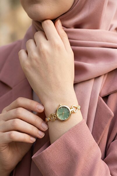 InStyle Stylish Gold-Emerald Green Heart Detailed Women's Wristwatch