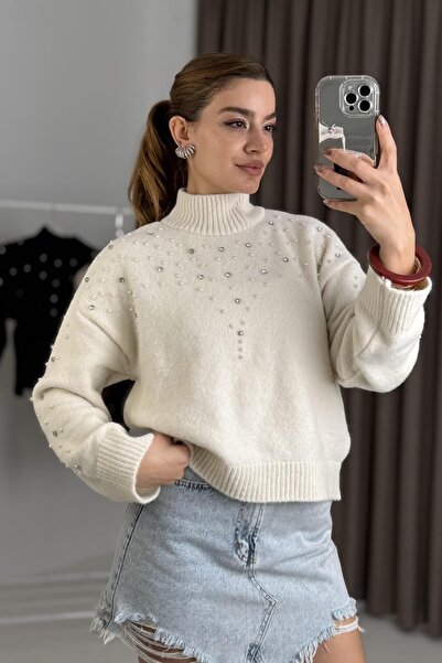 Raneel Kazançlı Alışveriş Women's beige turtleneck knit sweater with stone an...