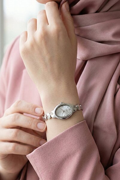 InStyle Vintage Oval Silver-White Women Wrist Watch