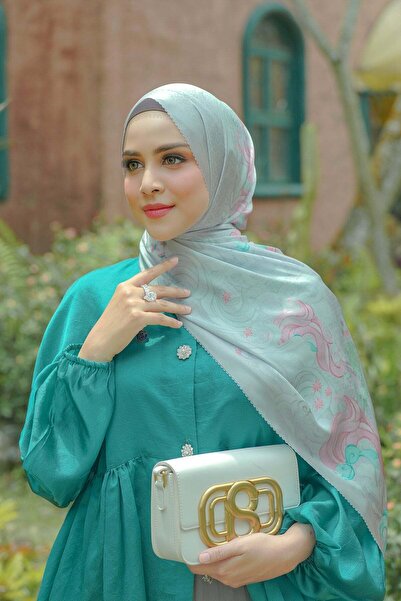 Buttonscarves شال فريندشيب ساتان - سويتي بيل
