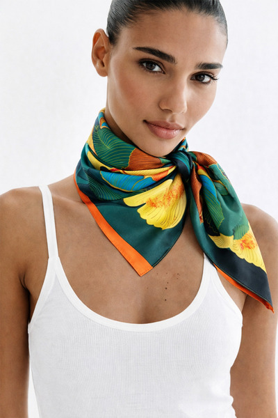 Modex Φουλάρι Σατέν Ζωηρόχρωμο Φύλλο Με σχέδιο Μετάξι i (70*70εκ.)