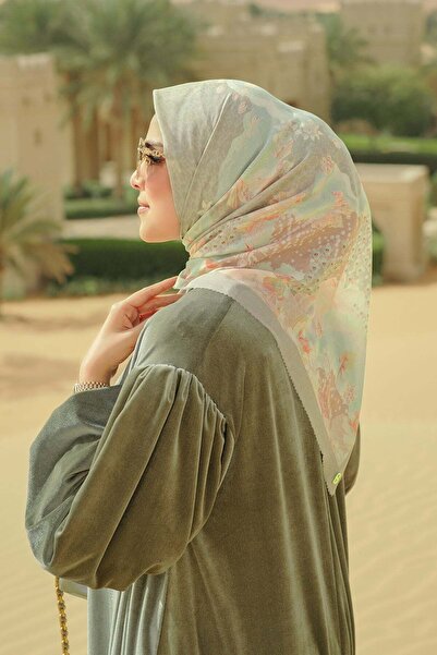Buttonscarves وشاح مربع من Arabian Night - النخيل
